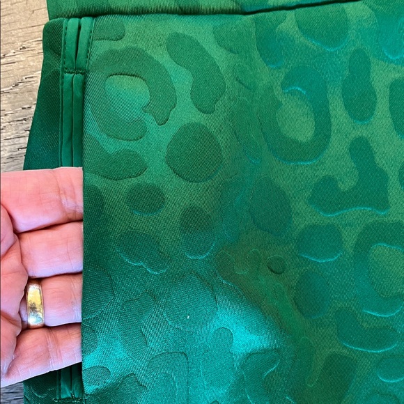 Emily McCarthy High-Rise Evergreen Cheetah Jacquard Shorts - Picture 8 of 10